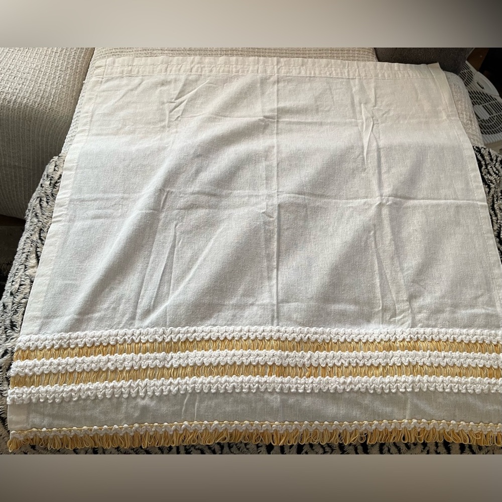 Set of 4 Vintage Kitchen Linen Curtains.